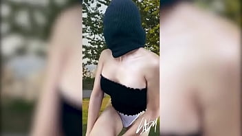 Horny Shemale Mastubating At The Public Park free video